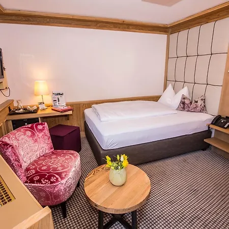 Post Sport- Und Wellness 4* ザムナウン
